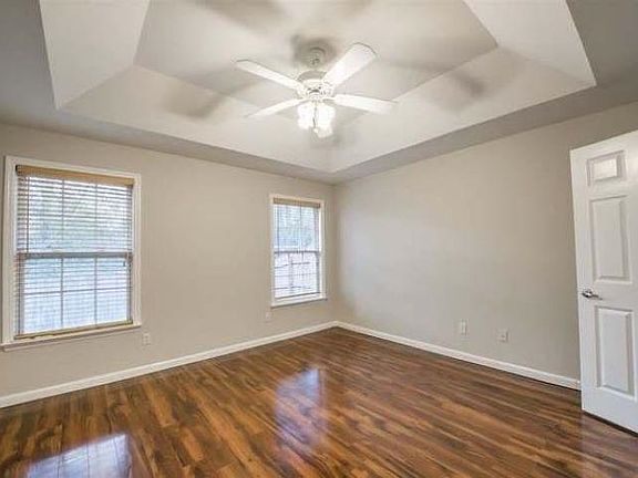 4th image of 2039 Sunny Dale Dr