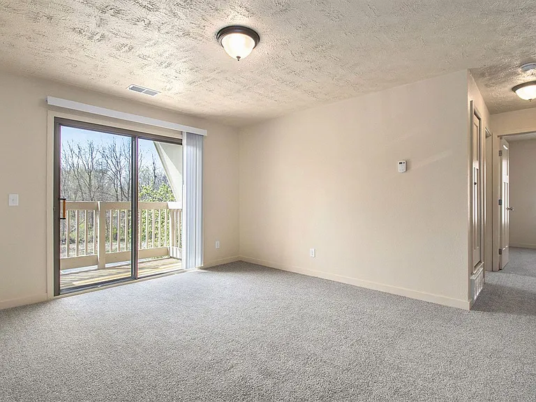 Old Farm Apartments — Photo 30