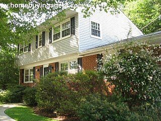 Good floor plan with plenty of windows in every room of this home