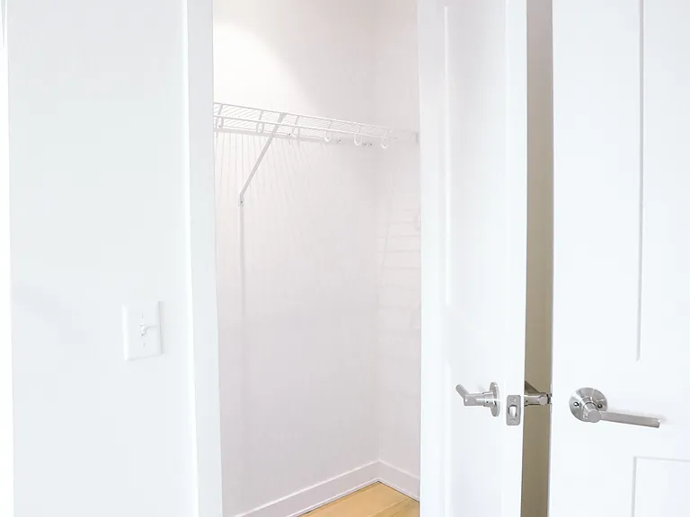 2330 Penn Ave #202 — Photo 17