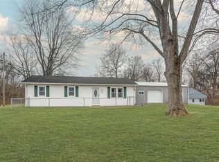 364 Hibiscus Rd, Coulterville, IL 62237