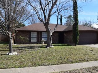 2400 Bayberry Ln, Euless, TX 76039