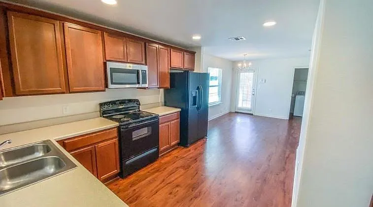 915 Alamo Plaza Dr — Photo 12