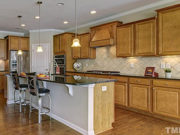 4th image of 904 Gaston Manor Dr