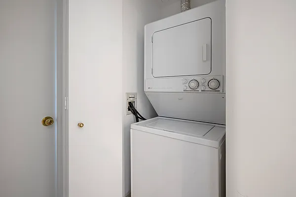 Sold by Manhattan Network Inc. | media 16