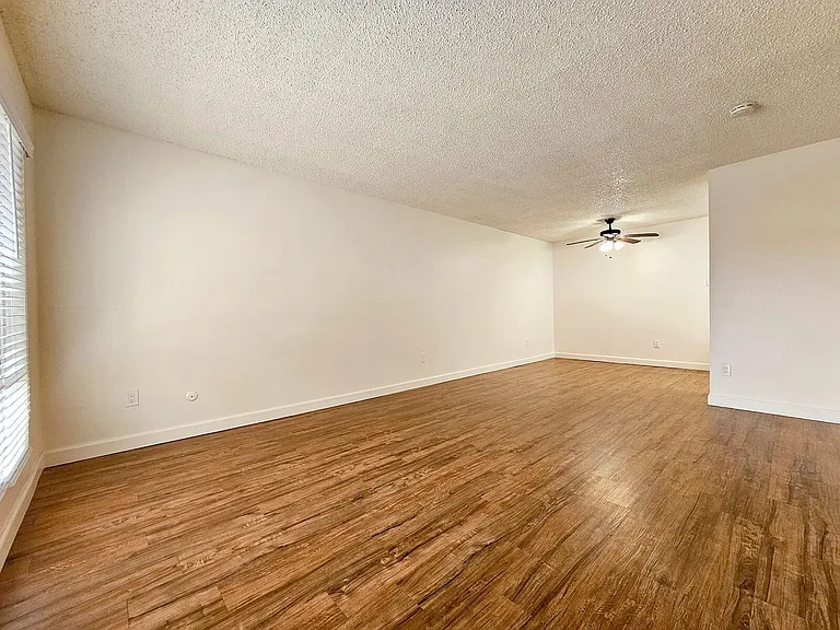 Vista Bella Apartment Homes — Photo 31