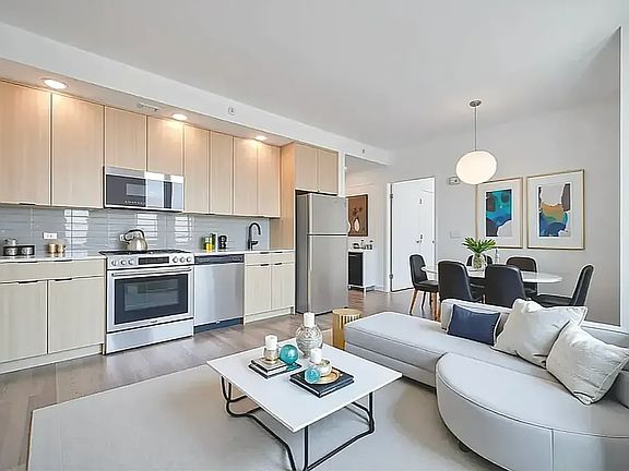 4th image of 2455 3rd Ave APT 18G