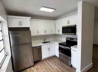 858 SW 2nd St #1, Miami, FL 33130