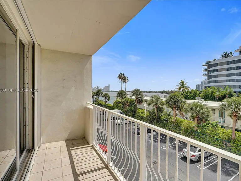 10350 W Bay Harbor Dr #3G — Photo 9