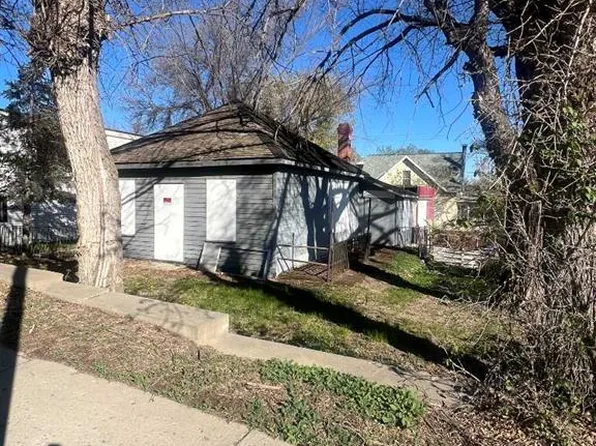 74 2nd St SE, Medicine Hat, AB T1A 0B7