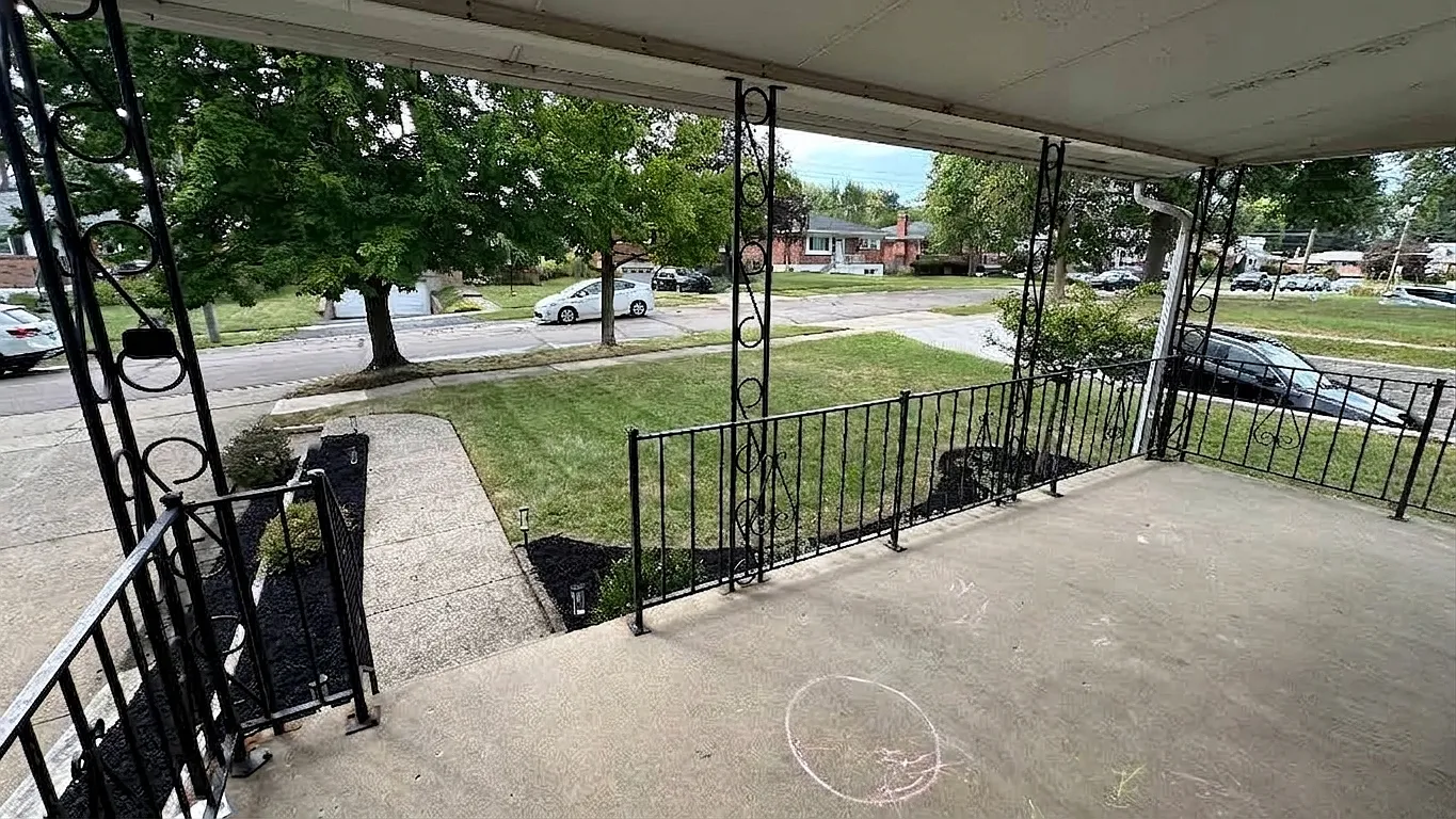 3 bed, 1.5 bath, 1226 sqft, $2,200 — Photo 4