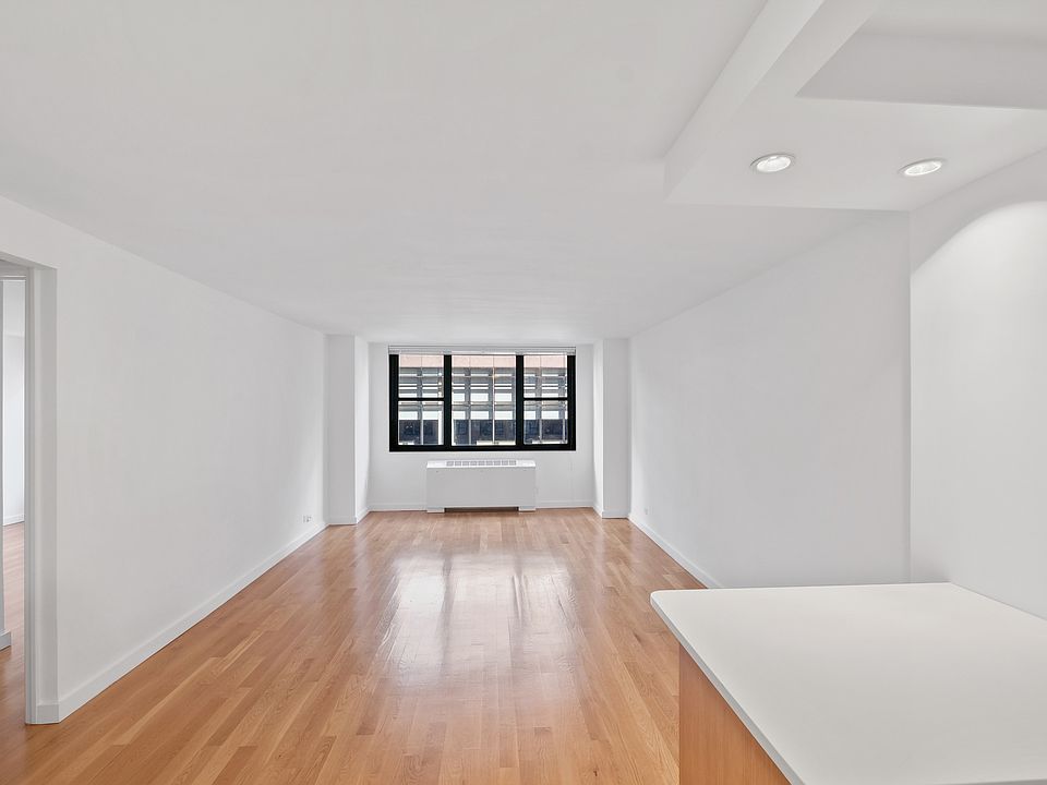1st image of 330 W 58th St APT 9n