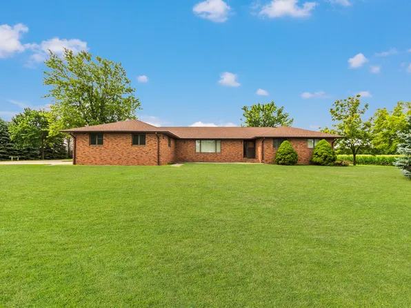 309 E 1st St, Minonk, IL 61760