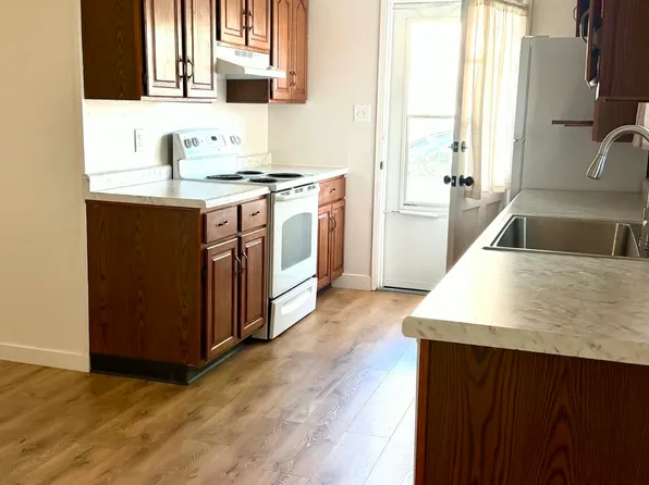 4427 Lee St NE, Cedar Rapids, IA 52402