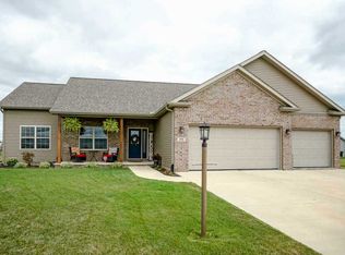 104 Sable Ln, Washington, IL 61571