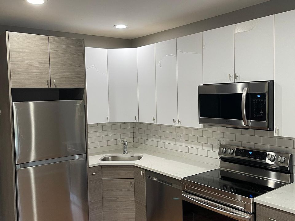 1st image of 4400 S Drexel Ave #104