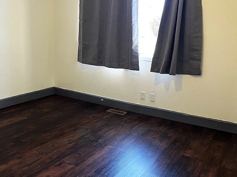 404 Whitworth Ave S — Photo 7