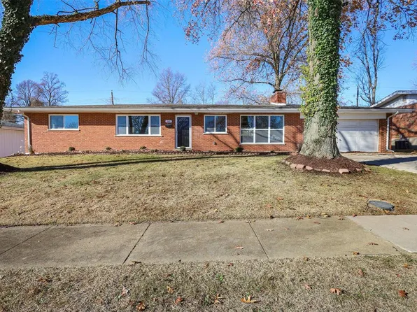 9487 Yorktown Dr, Saint Louis, MO 63137