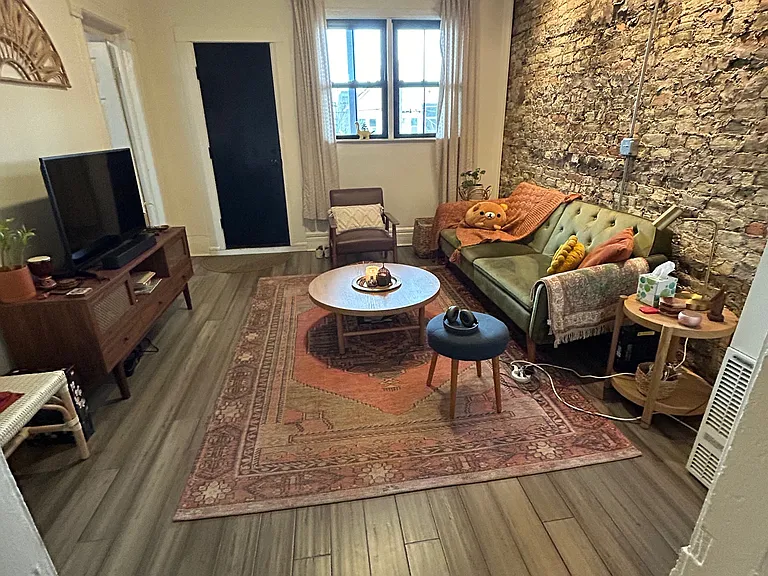 1750 W 21st St #2R — Photo 3
