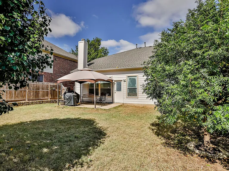 9921 Delamere Dr — Photo 4