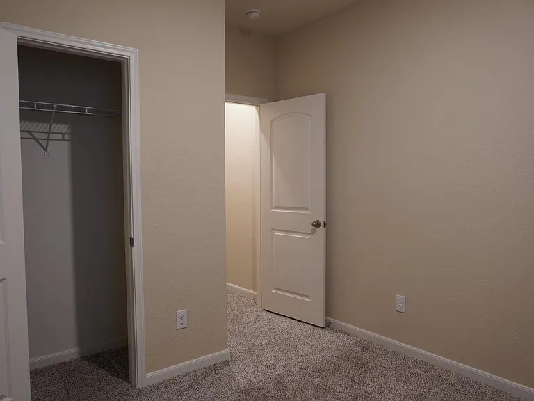 1823 Dahlia Way — Photo 32