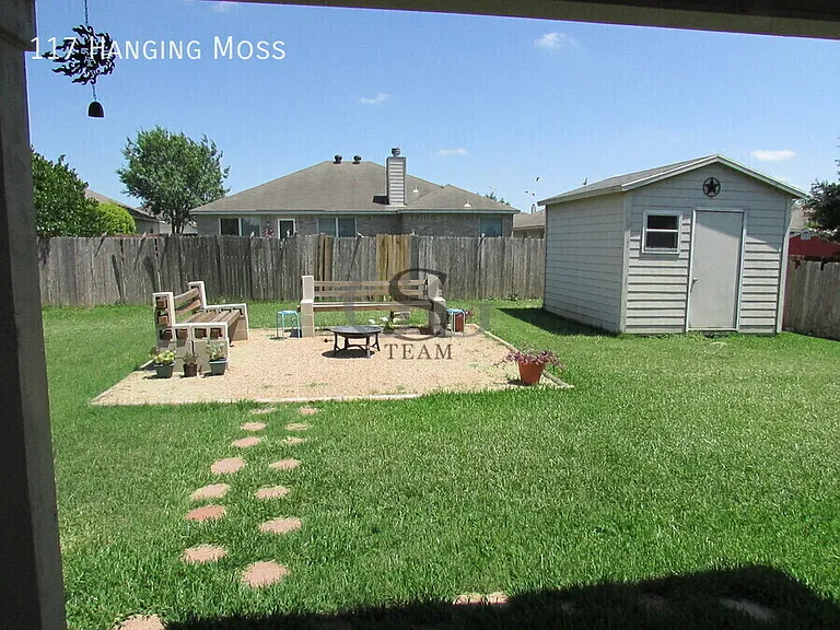117 Hanging Moss Dr — Photo 3