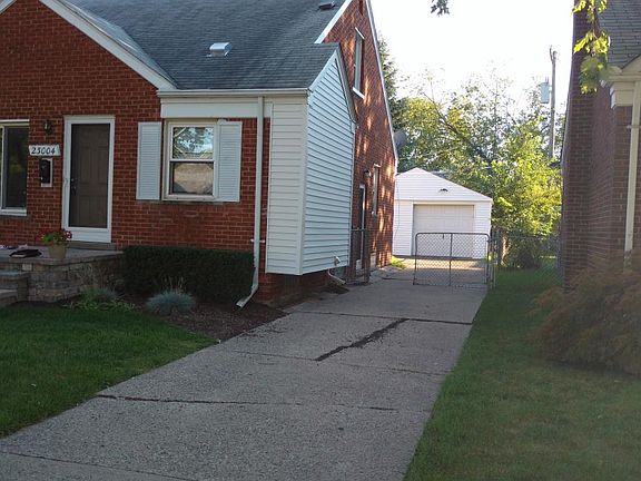 3rd image of 23004 California St