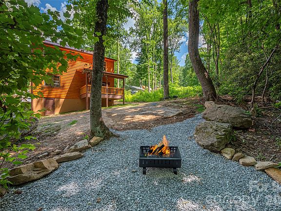 3rd image of 484 Twinbrook Ln