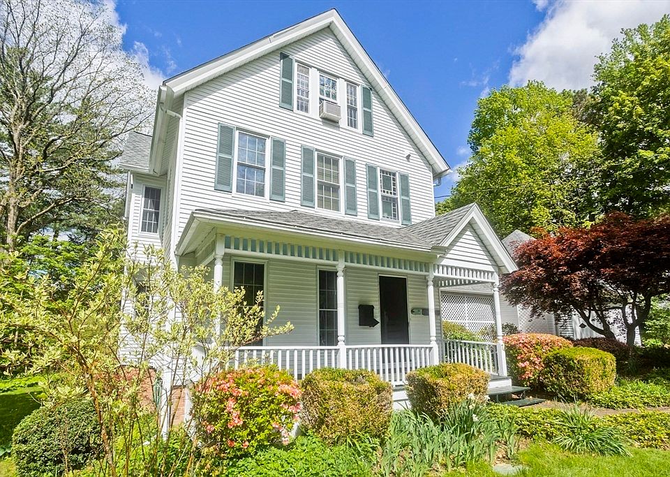 1st image of 74 Woodbridge St