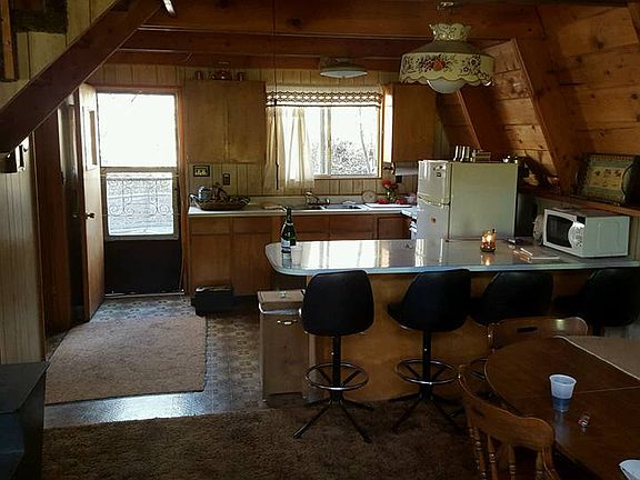 3rd image of 729 Grass Creek Road