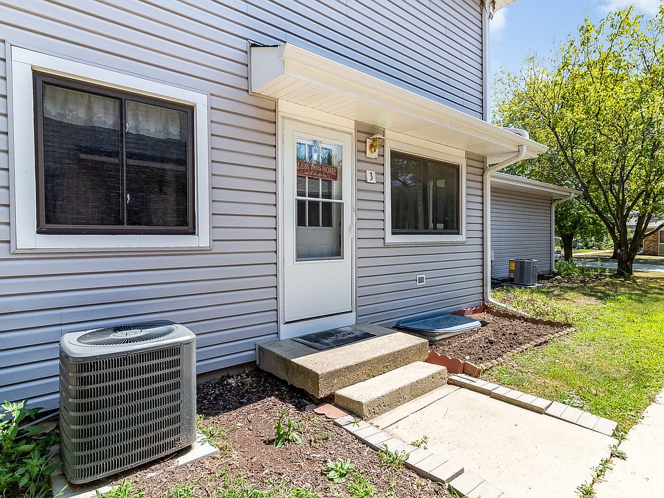 1st image of 29W542 Winchester Cir N #24-3