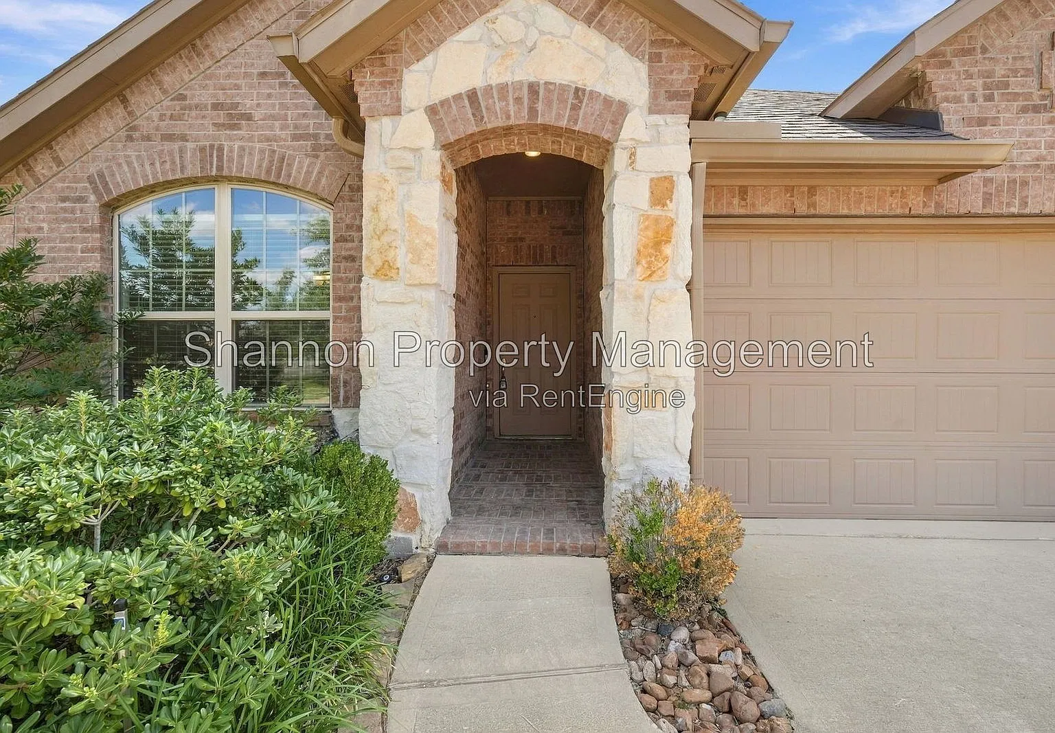 3 bed, 2.0 bath, 2137 sqft, $2,250 — Photo 3