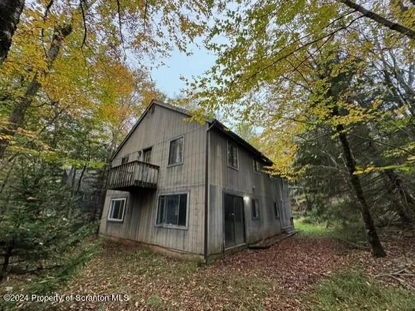 50 Hagen Run Dr, Gouldsboro, PA 18424