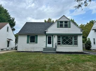 3887 Salisbury Rd, South Euclid, OH 44121