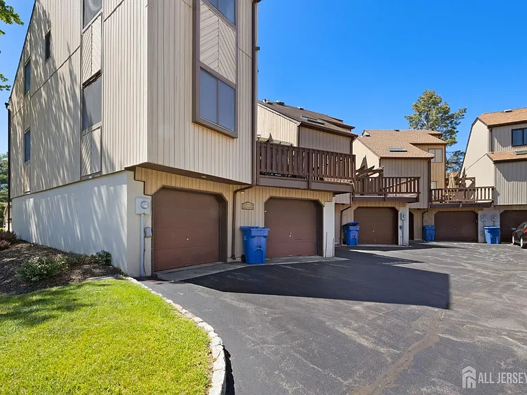190 Goldmine Ln — Photo 22
