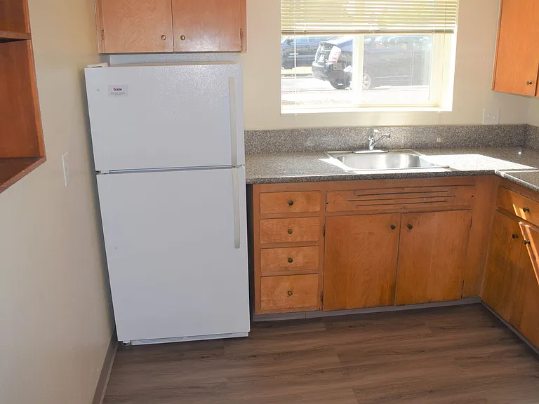 Sanders Apartments — Photo 7