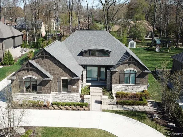 14153 Copse Dr, Shelby Township, MI 48315