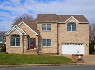 164 East Rd, Belford, NJ 07718