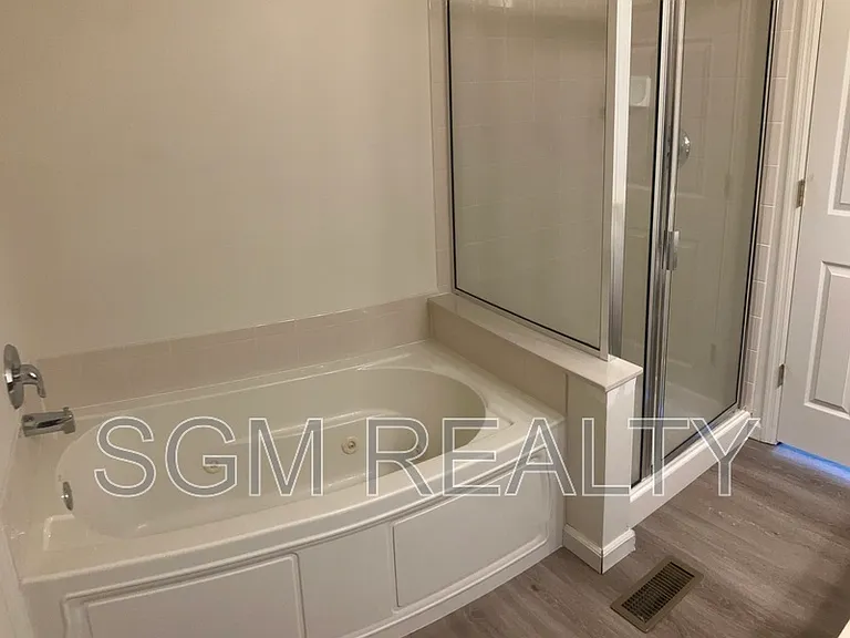 1711 Ambrose Terrace Dr — Photo 19
