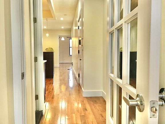 4th image of 161 Troutman St #3I