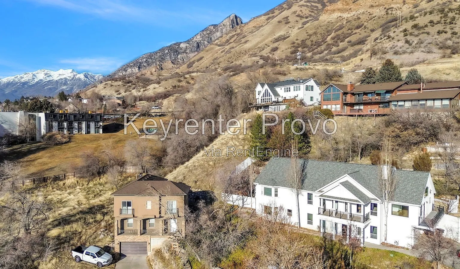 4 bed, 5.0 bath, 3996 sqft, $3,200 — Photo 2