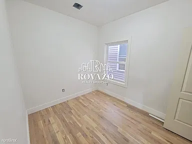 15 Heller Pkwy #3 — photo 3 of 9