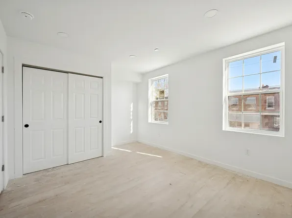 5530 Boyer St, Philadelphia, PA