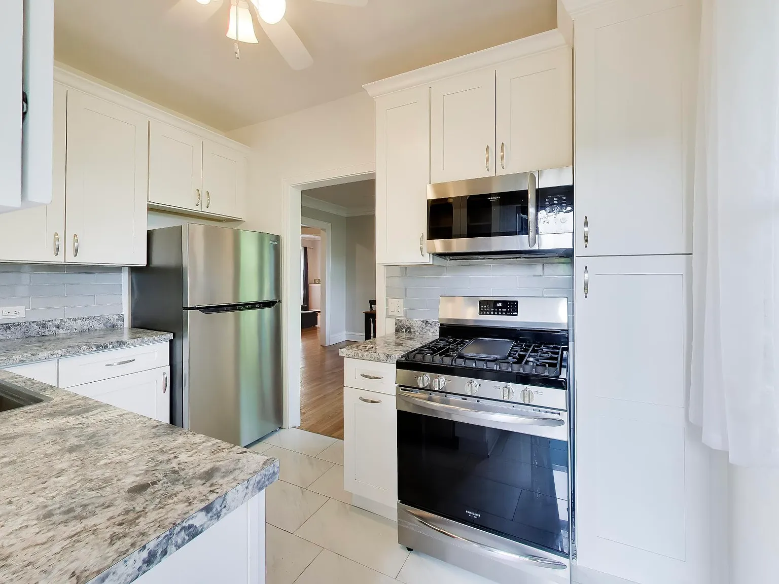 2 bed, $2,400 — Photo 3