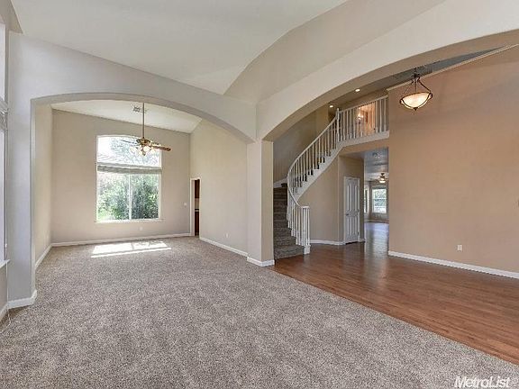 4th image of 2310 Halifax Pl