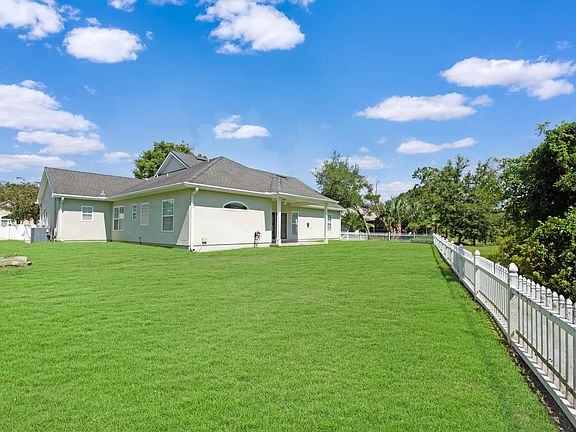 4th image of 752 Viscaya Blvd