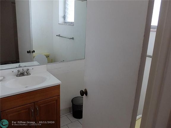 3rd image of 1351 NE 191st St #E108