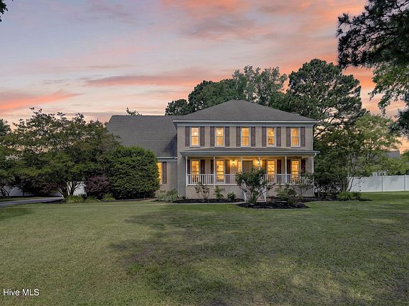 3rd image of 239 Buckingham Drive