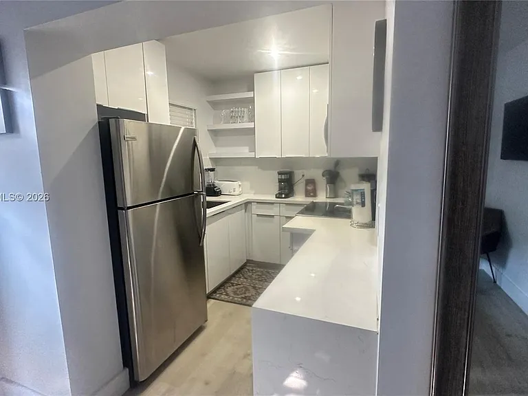4290 SW 9th St #B — Photo 7