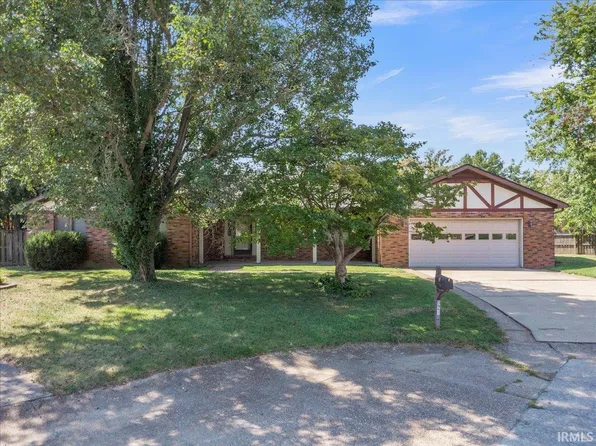8215 Kingswood Ct, Evansville, IN 47715